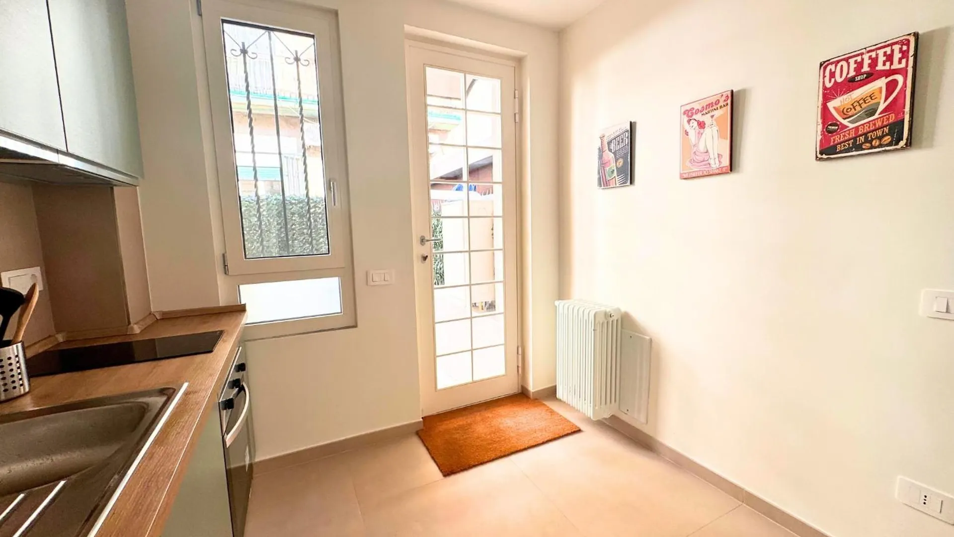 Garden City House Naples 0*,
