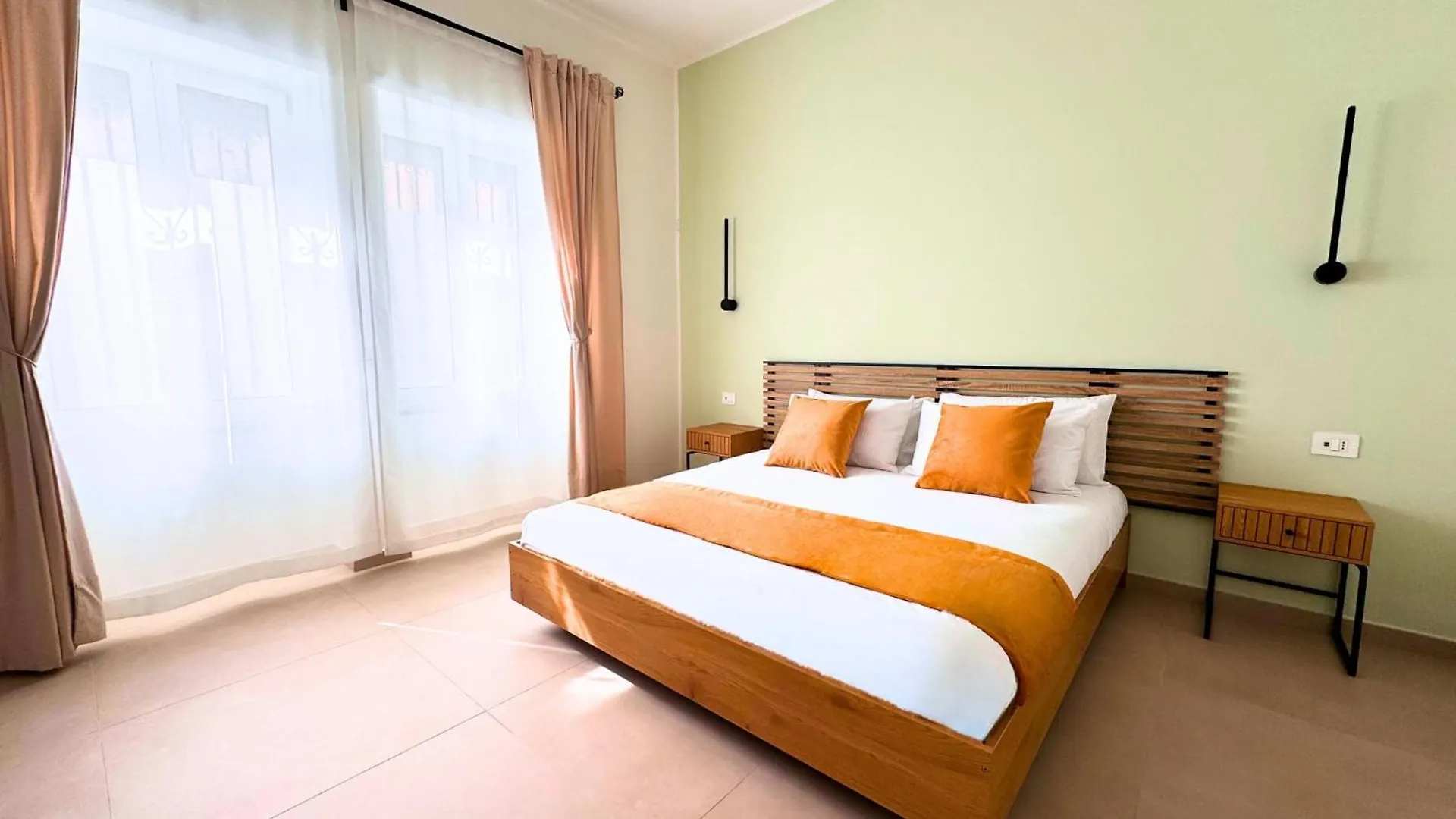 Garden City House Naples