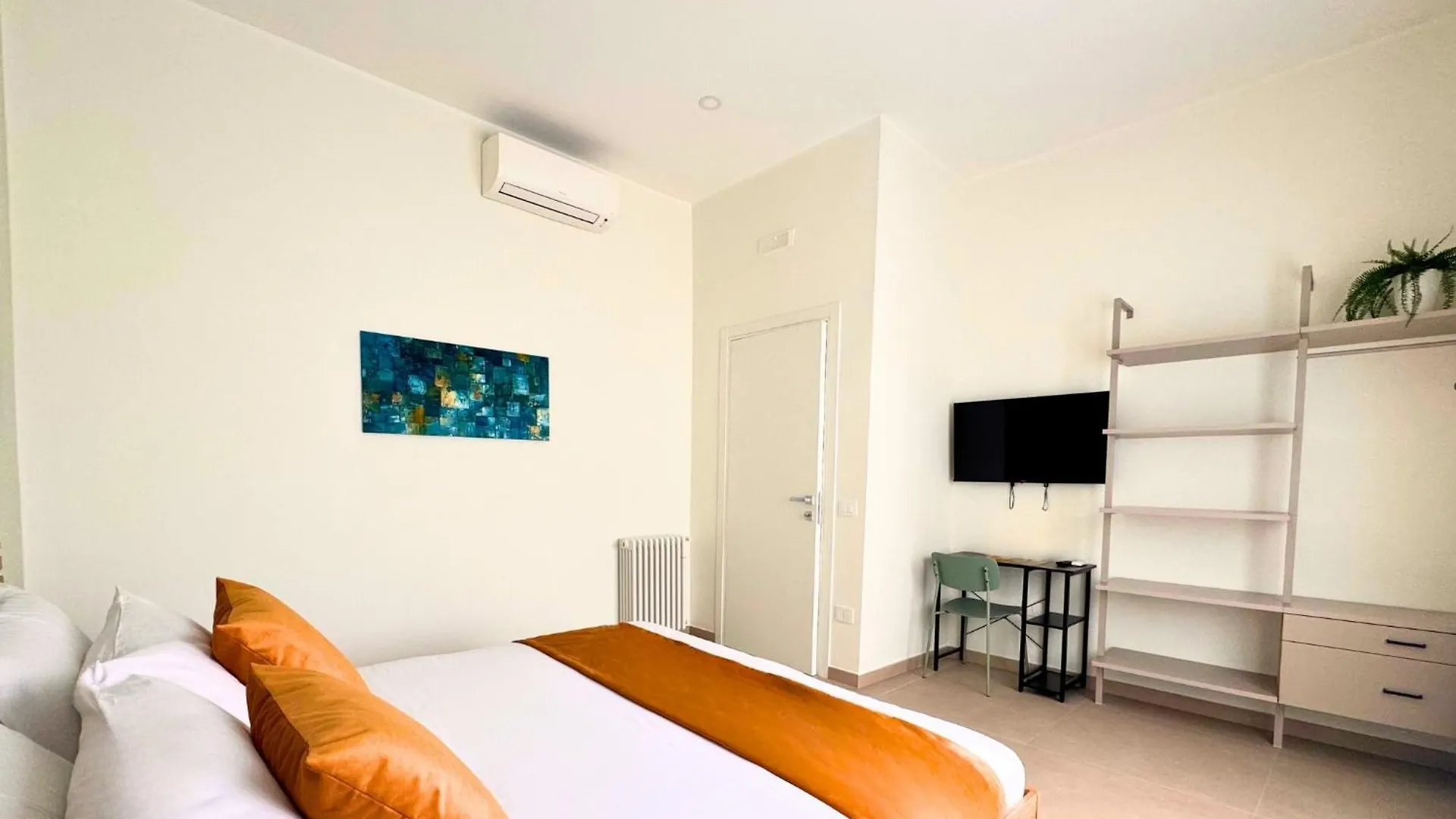 Garden City House Naples